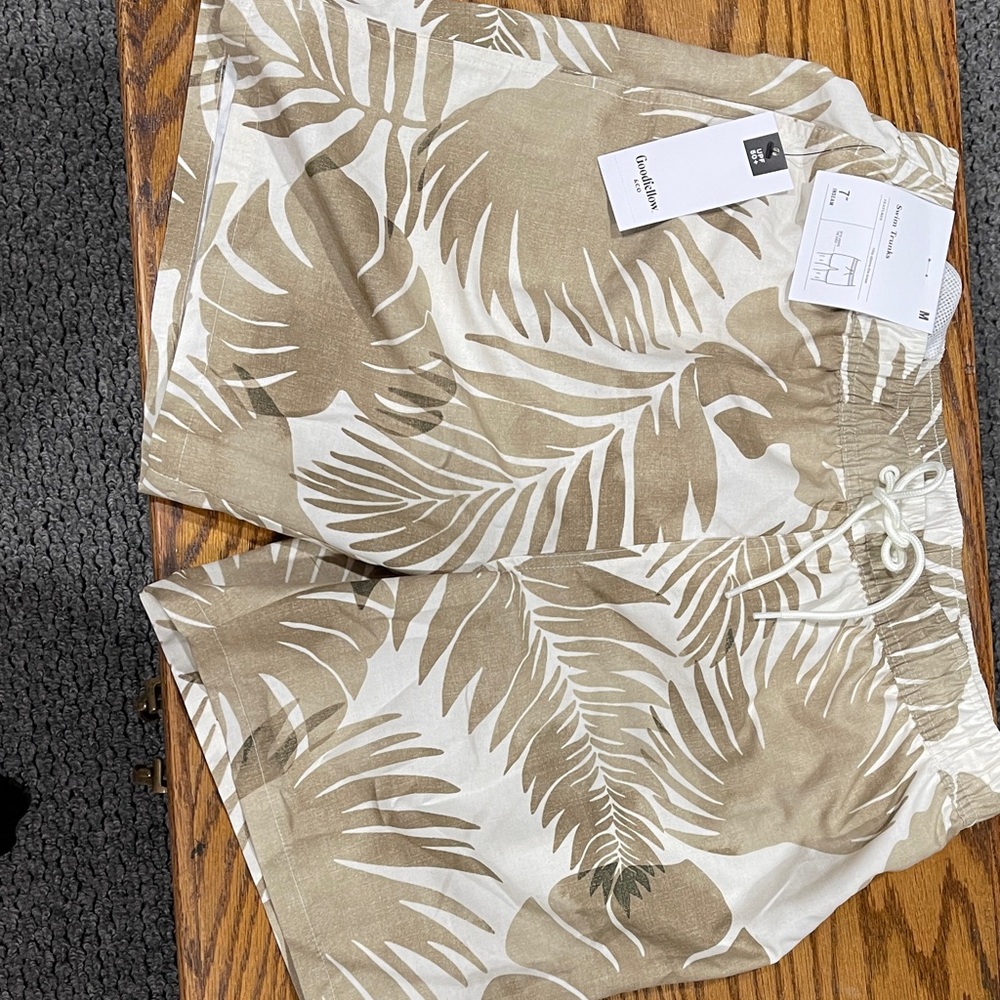 Goodfellow & Co Tan Leaf Print Athletic Shorts